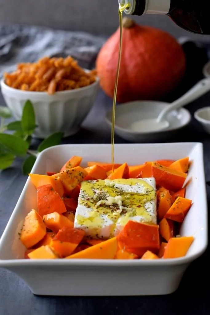 Baked Feta Pasta mit Kürbis, ein herbstliches Soulfood-Rezept