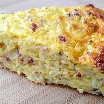 Flotter Zwiebelkuchen ohne Boden von Heumarie, frisch aus dem Ofen.