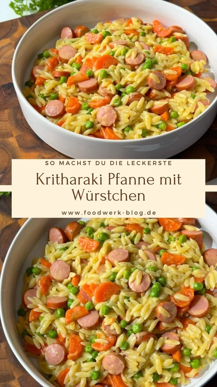Kritharaki Pfanne mit Würstchen auf einem Teller serviert