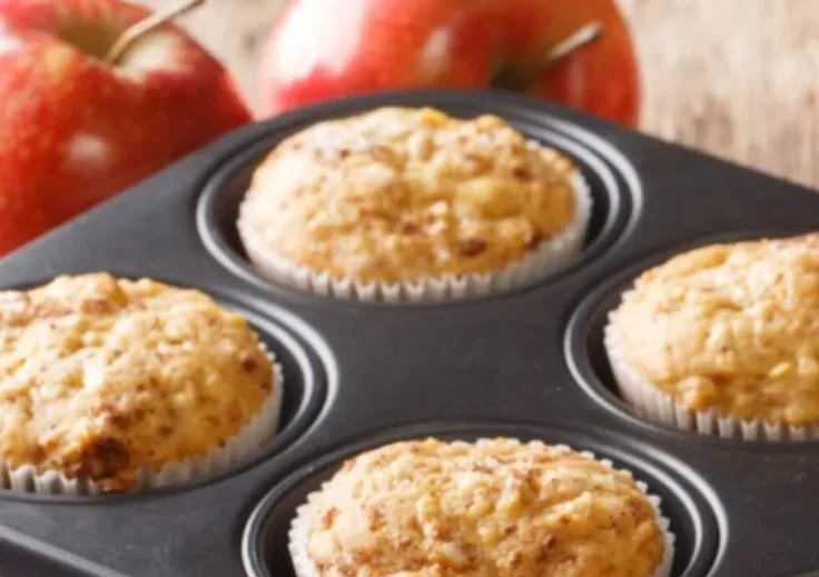 Saftige Apfelmus-Muffins in einer hübschen Muffinform